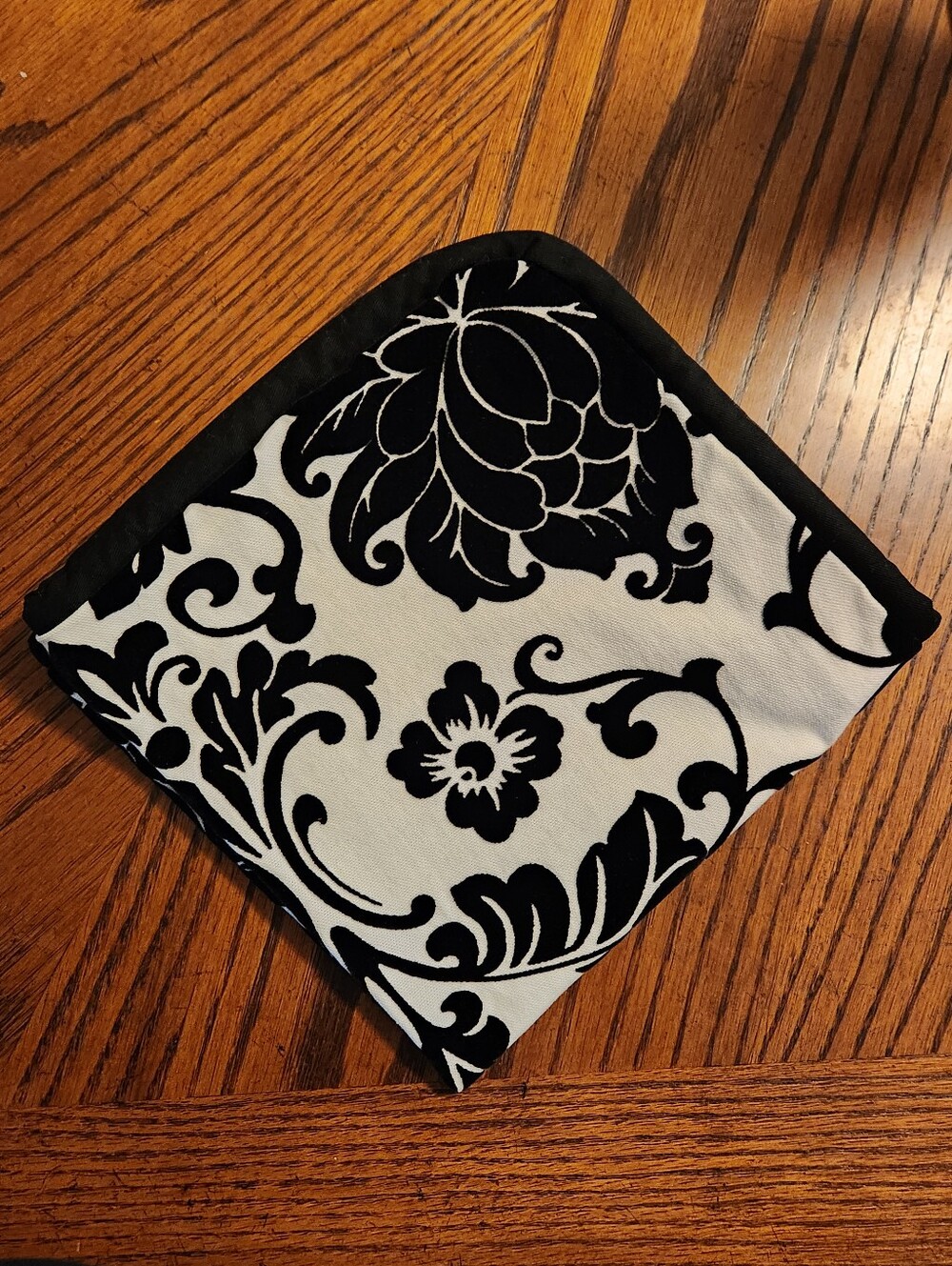 1 Piece Accent Pillow- Black & White - Picture 5 of 7